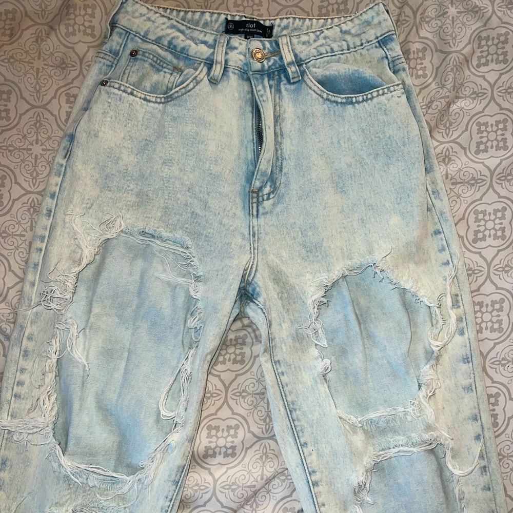 Ripped Mom jeans size 4